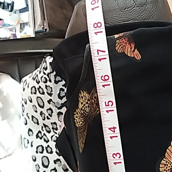 Kensie sleeveless butterfly print blouse - Picture 6 of 6